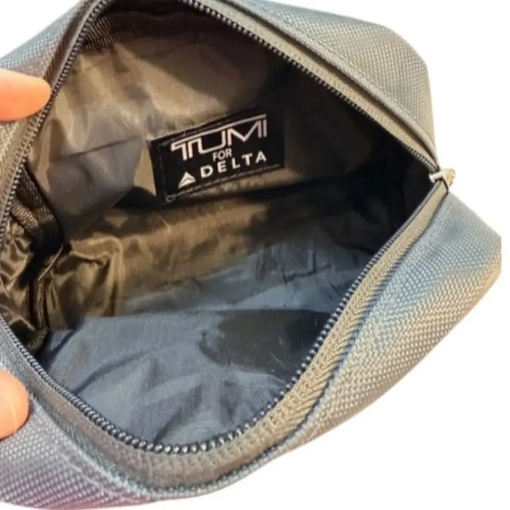 TUMI for Delta Travel Pouch Blue Nylon Cosmetic Case EUC